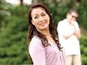 あなた、ごめんなさい！町内会の男達に犯されながら感じてしまった美熟女たち！！　サンプル画像10